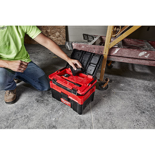 Milwaukee M18 FUEL PACKOUT 2.5 Gallon Wet/Dry Vacuum